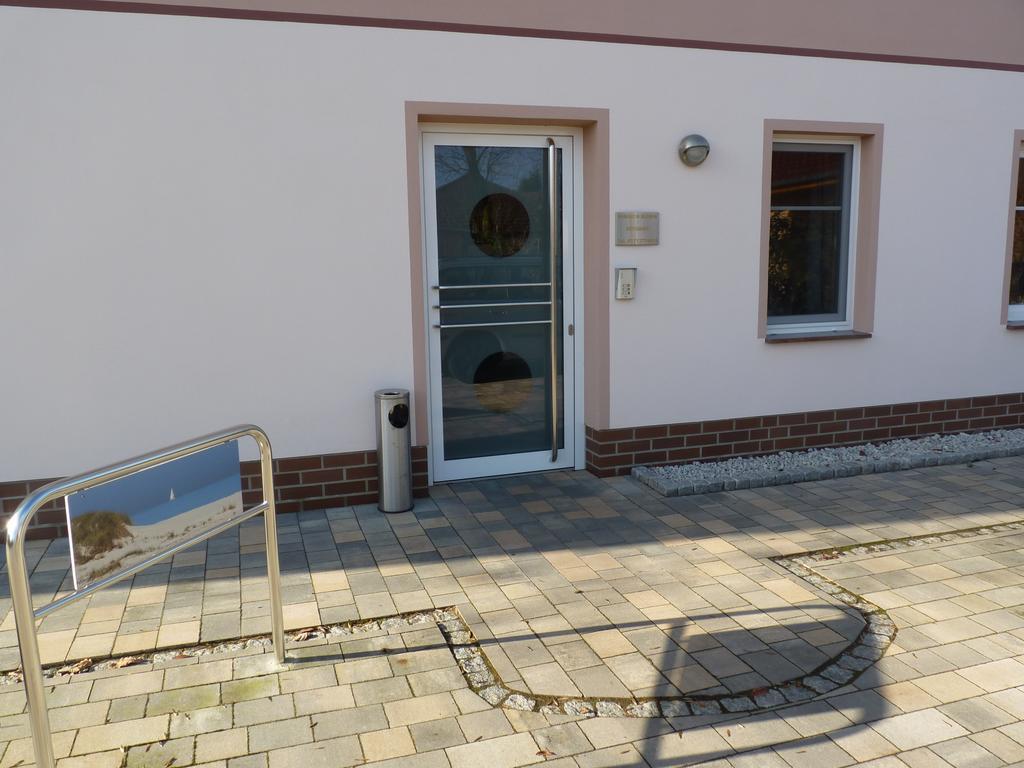 Cafe Und Pension Blohm Greifswald Exterior foto