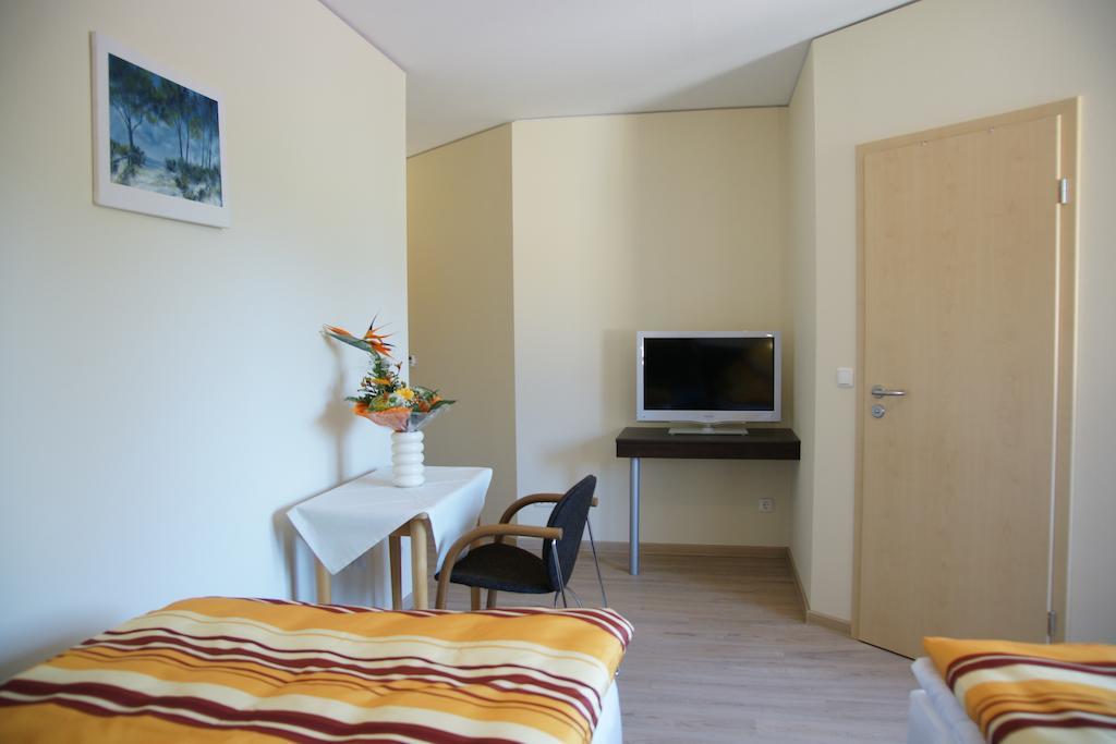 Cafe Und Pension Blohm Greifswald Quarto foto